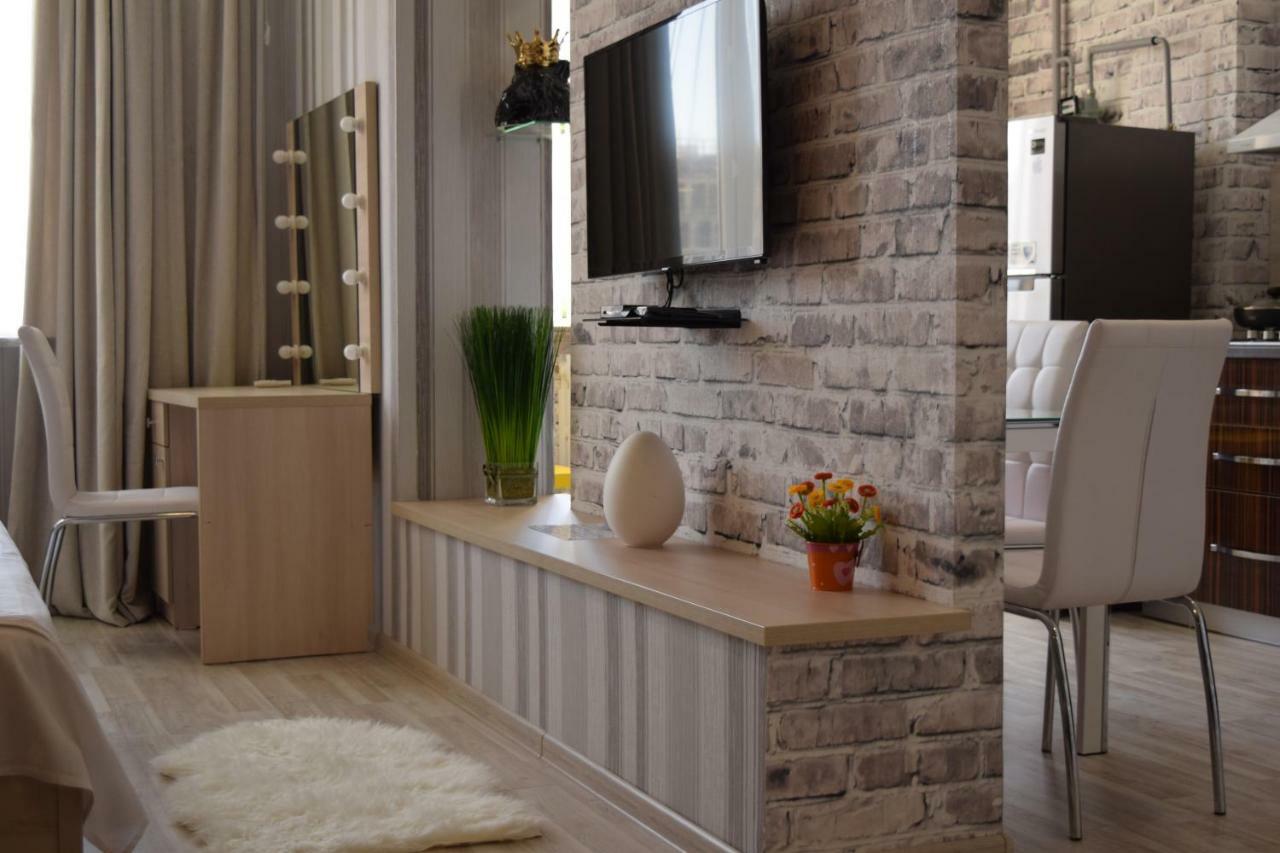 Apartment With Good View In The Center Biskek Kültér fotó
