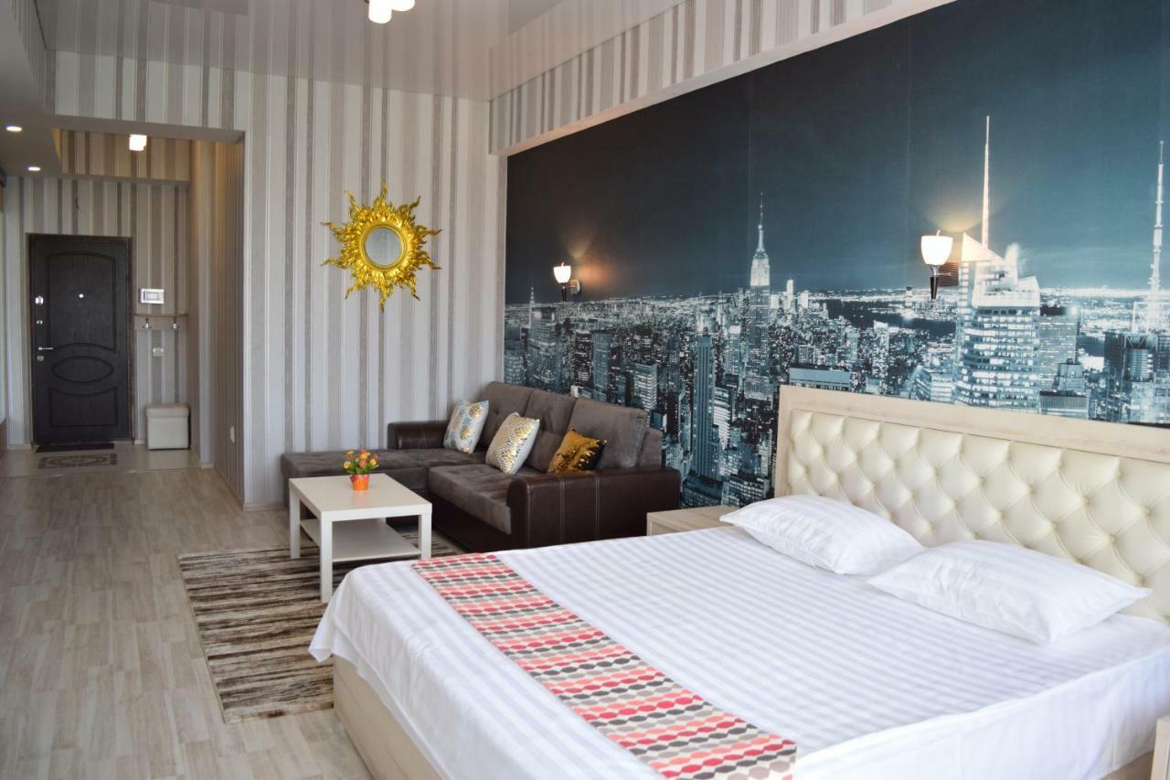 Apartment With Good View In The Center Biskek Kültér fotó